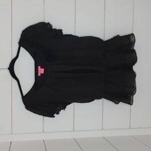 SUNNY LEIGH medium black flouncy peplum blouse with floral decor at top left